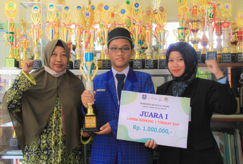 Siswa SMP Ihsaniyah Tegal Juara Lomba Ranking 1