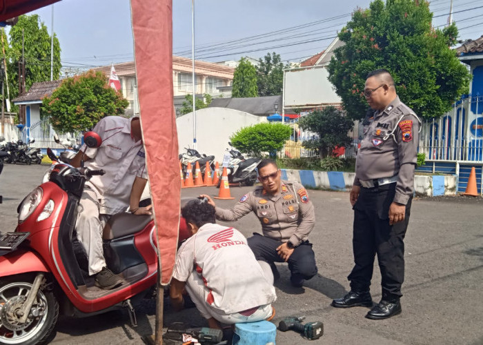 Kenalkan SiPolan, Satlantas Pekalongan Kota Gelar Servis Gratis demi Kamseltibcarlantas 