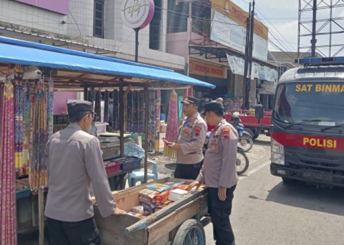 Sat Binmas Polres Grobogan Imbau Pedagang Kembang Api Tak Menjual Petasan