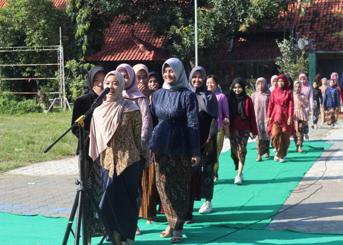 1.600 Siswa SMK Negeri 3 Kota Tegal Gelar Fashion Show Peringati Hari Kartini