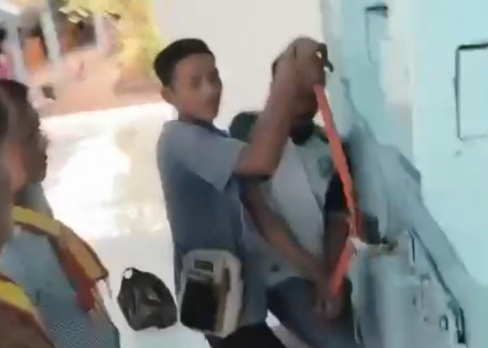 Konflik Keraton Solo Memanas, Sejumlah Pintu Utama Digembok