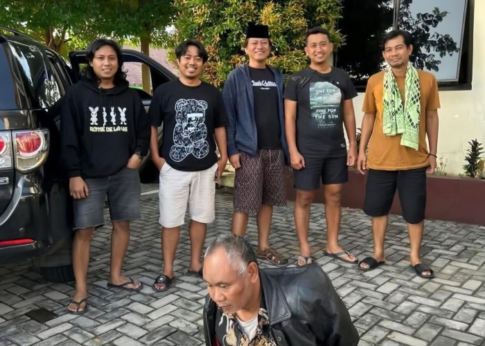 Diduga Bantu Tersangka Pencabulan Santriwati di Pati, Pria Berkaos Putih Bantah Terlibat Kaburnya Kyai Cabul