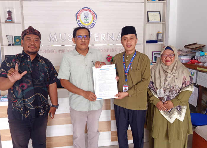 Siap Cetak Jurnalis Muda, SMP Muhammadiyah 1 Adiwerna Gandeng Radar Tegal Luncurkan Mading Digital