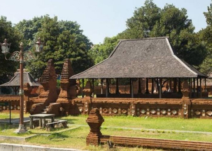 Jarang Ada yang Tau, Inilah 10 Tempat Bersejarah di Cirebon yang Menarik untuk Dikunjungi