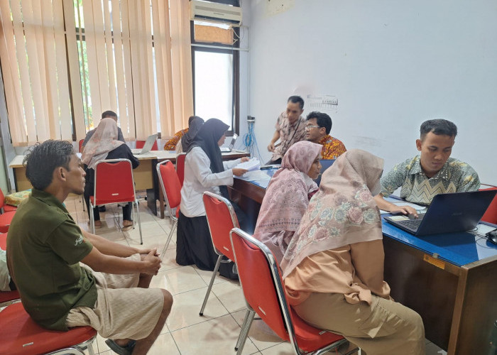 SPMB Kota Tegal Dimulai, Puluhan Orang Tua Datangi Posko Konsultasi