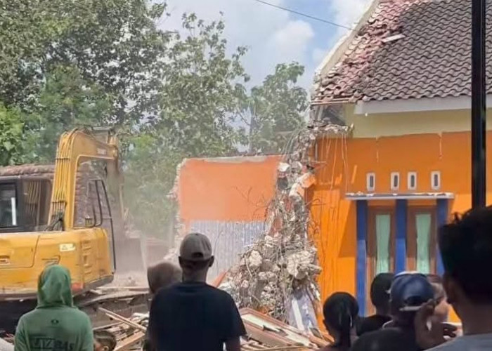 Dipicu Cemburu Mantan Istri Dipinang Lelaki Lain, Pria di Pati Nekat Robohkan Rumah