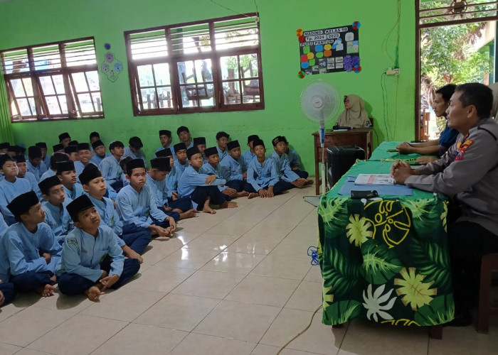 Darurat Miras di Jepara, Polisi Goes to School Edukasi Cegah Kenakalan Remaja  