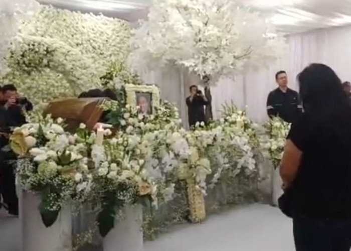 Jasa Michael Bambang Hartono, Hibahkan Tanah untuk Perkantoran Pemkab Rembang dan Madrasah