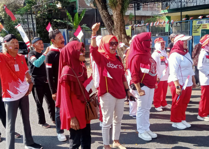 Puluhan Loyalis Sudewo Serukan “Merdeka Pak Dewo” di Pengadilan Tipikor Semarang