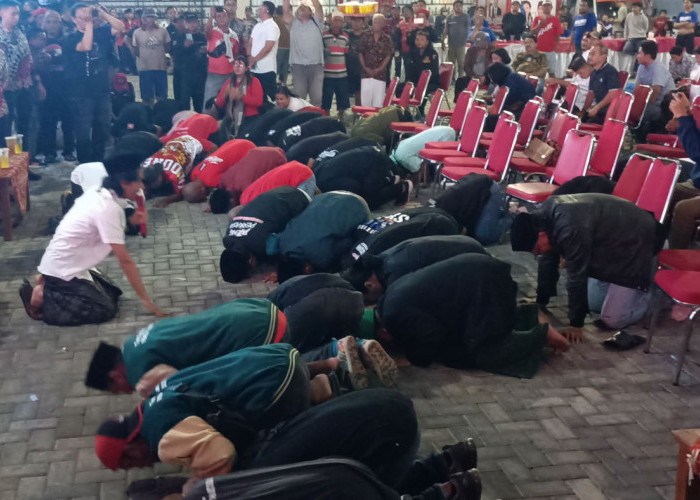 Unggul dalam Pilwalkot Semarang, Pendukung Agustina- swar Sujud Syukur