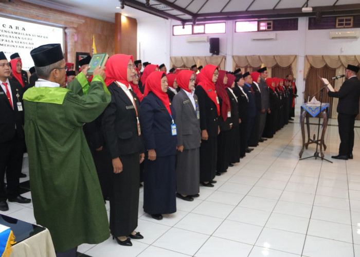 Wali Kota Tegal Dedy Yon Lantik 100 Kepala Sekolah 