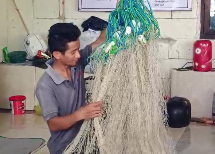 Gelombang Tinggi Hambat Nelayan Tambakharjo Semarang, Sebagian Pilih Utang Sebagai Penyangga Hidup