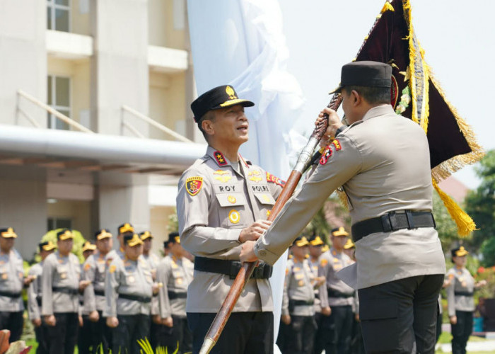 Serah Terima Pataka Polda Jateng, Roy Hardi Siahaan Resmi Gantikan Ribut