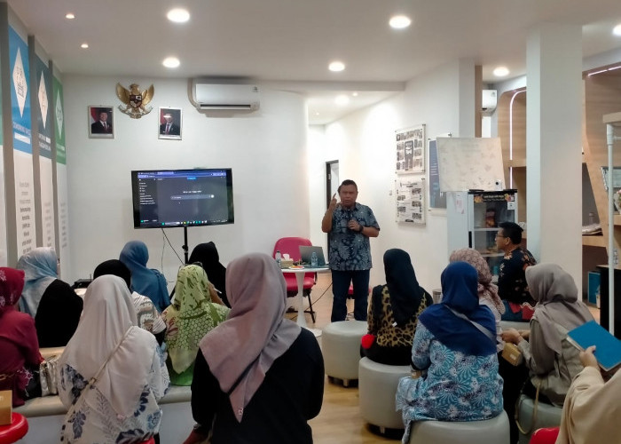 30 UMKM Dilatih Jinakkan AI di Rumah BUMN Telkom Pekalongan, Bagaimana Caranya?