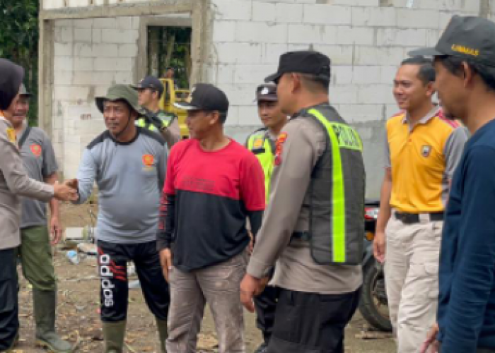 Pasca Puting Beliung, Ratusan Personel Gabungan Gotong Royong Perbaiki Rumah Warga Terdampak