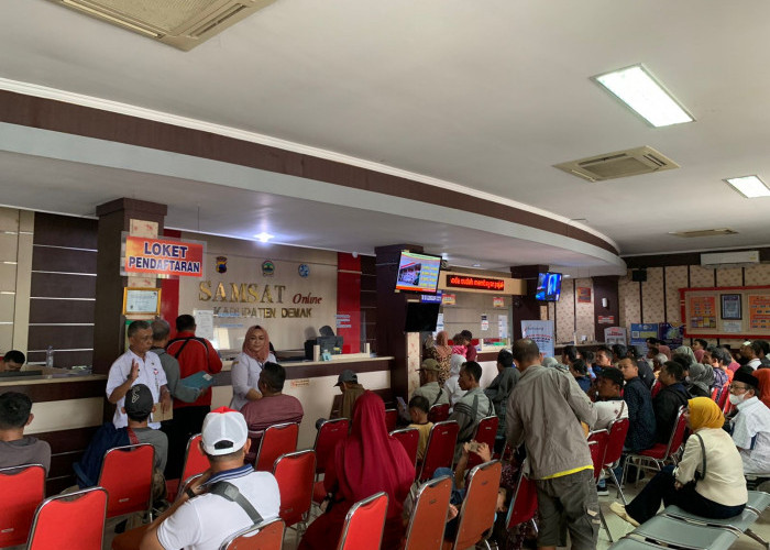 Animo Masyarakat Demak Tinggi Pada Program Pemutihan Samsat Jateng