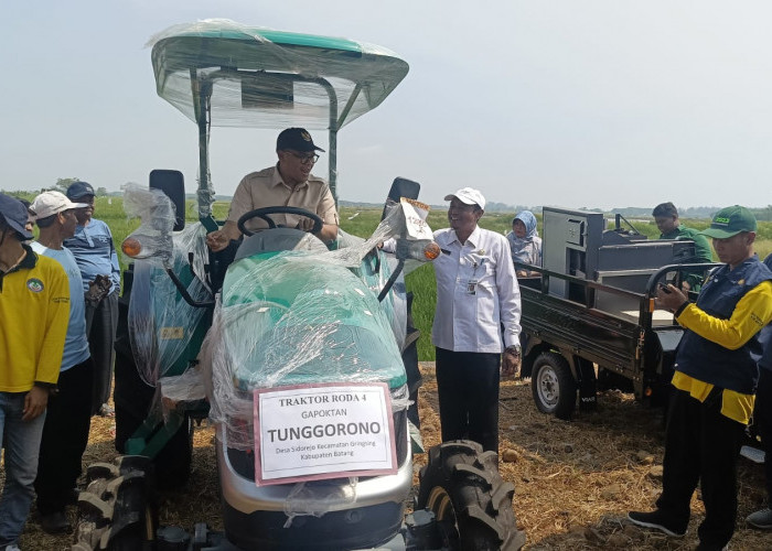 Pemkab Batang Salurkan Traktor hingga Pompa Air Senilai Rp5 Miliar ke Petani 