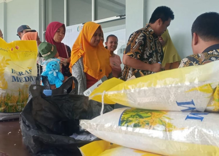 Operasi Pasar di Brebes, Dua Ton Beras Murah Ludes 2 Jam  