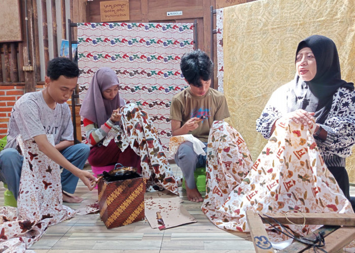Dekranasda Kudus Kembangkan Motif Baru Batik Kota Kretek, Pertegas Identitas Kearifan Lokal Kota Kretek
