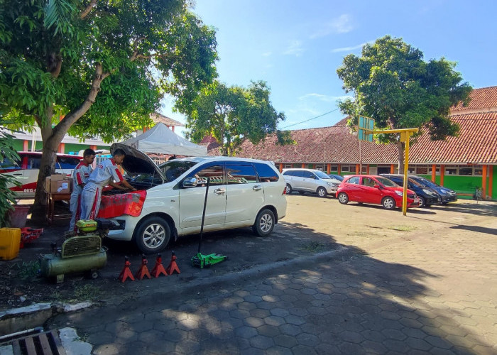 SMK Peristek Pangkah Kabupaten Tegal Mengadakan Servis Murah 