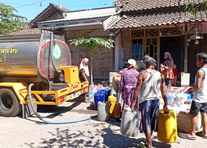 Perumda Tirta Ayu Tegal Gelontorkan Bantuan Air Bersih di Tiga Kecamatan  