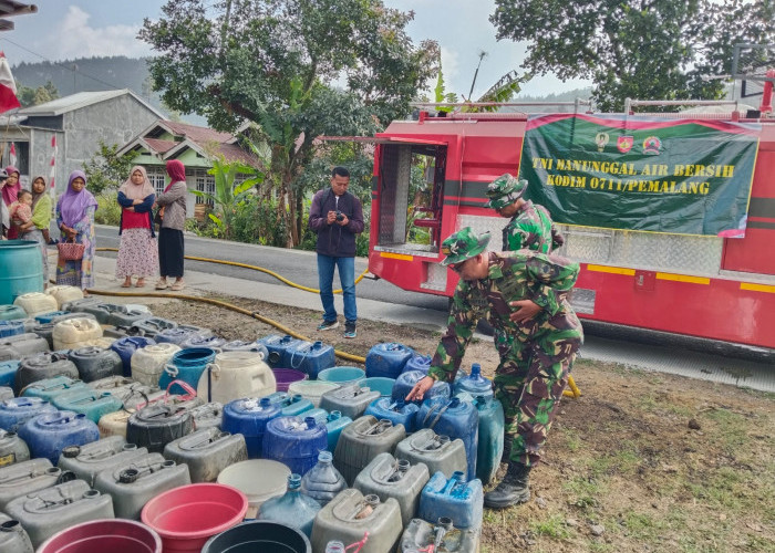 Kodim 0711/Pemalang Salurkan Bantuan Air Bersih untuk Warga Desa Gombong