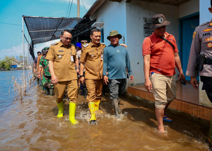 Nestapa Warga Tunggulsari Pati: Terendam Banjir Rob, Mengusik Hati Ahmad Luthfi