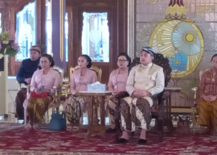 PB XIV Purbaya Kukuhkan KH Said Aqil Siroj dan Bellinda Sabrina sebagai Penasihat Raja