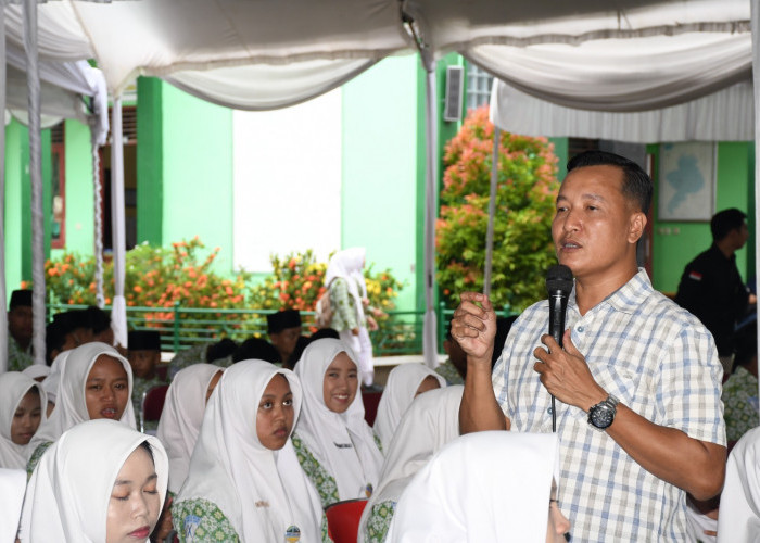 Pemilihan OSIS Edukasi Berdemokrasi, Bawaslu Goes To School Menyapa Ratusan Siswa Madrasah Kudus