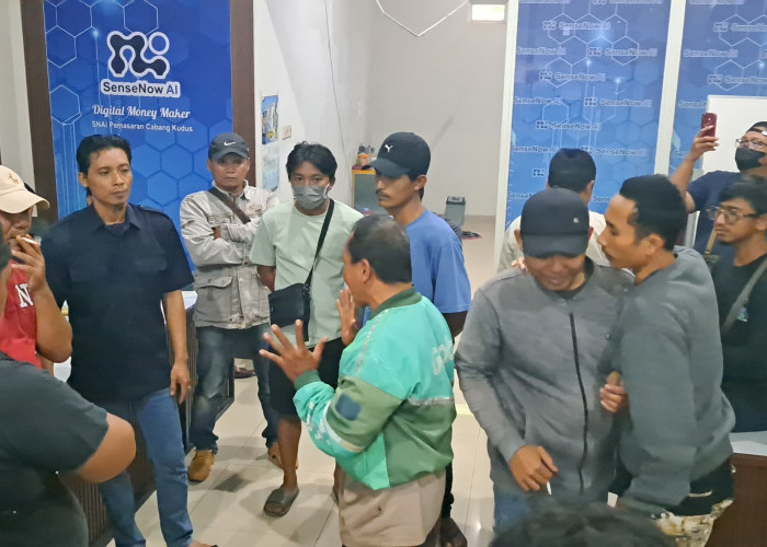 Berkilah Dana Nasabah Rp4,7 Miliar Raib Diretas, Ratusan Anggota SNAI Geruduk Kantor Kudus