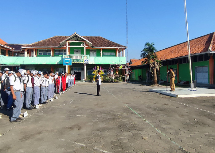 Sebelum PKL, Pelajar SMK Peristek Pangkah Kabupaten Tegal Digembleng