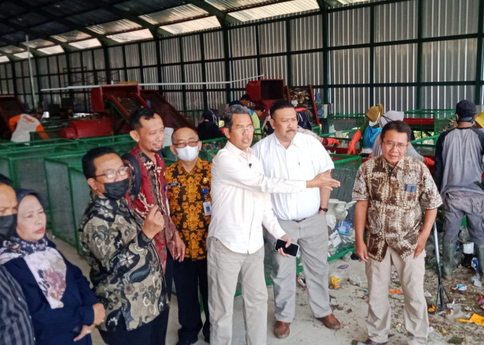 Komisi C DPRD Kabupaten Pemalang Kunker Proses Pengolahan Sampah ke TPST Silarang