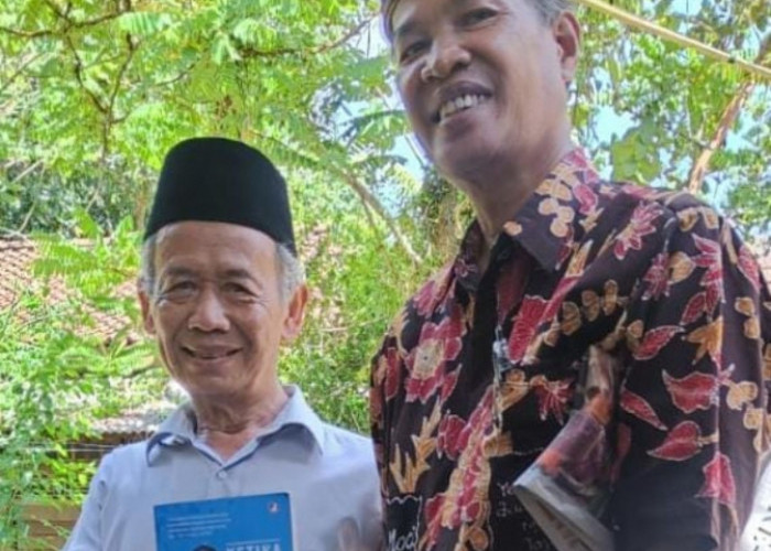 Sastrawan Indonesia Ahmad Tohari Apresiasi Penulis dari Tegal