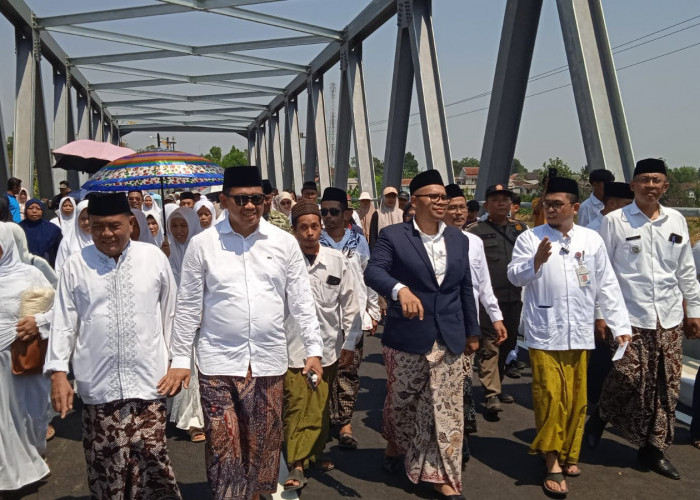 Usai Resmikan Jembatan Kalibelo, Bupati Faiz Spil Anggaran Infrastruktur Batang Nyaris Rp100 miliar