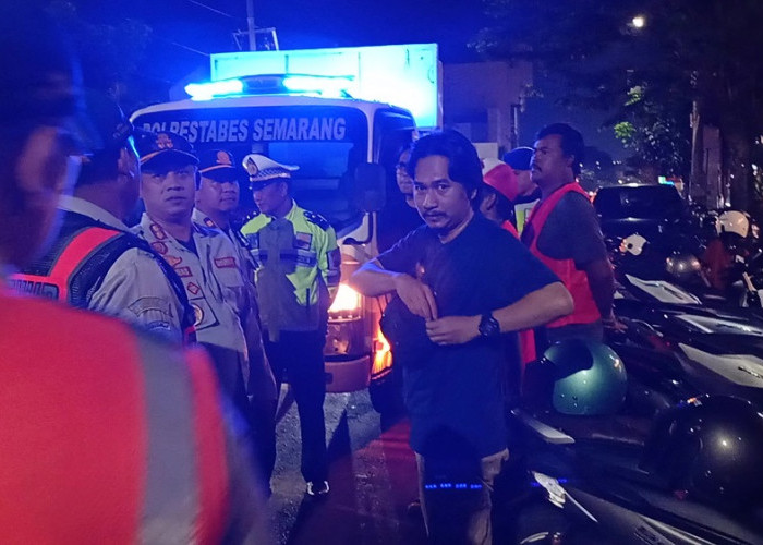 Parkir Dua Saf di Gajahmada–Depok Bikin Macet, Dishub Semarang Turun Tangan