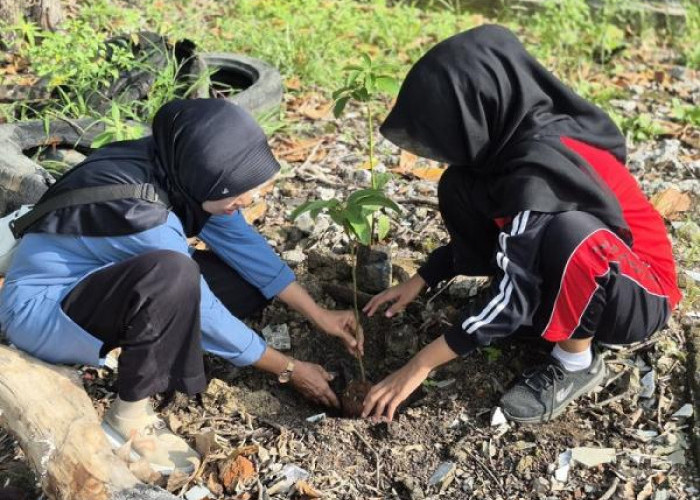 Wujud Peduli Lingkungan, Yayasan Sunniyah Selo Tanam 3.500 Pohon