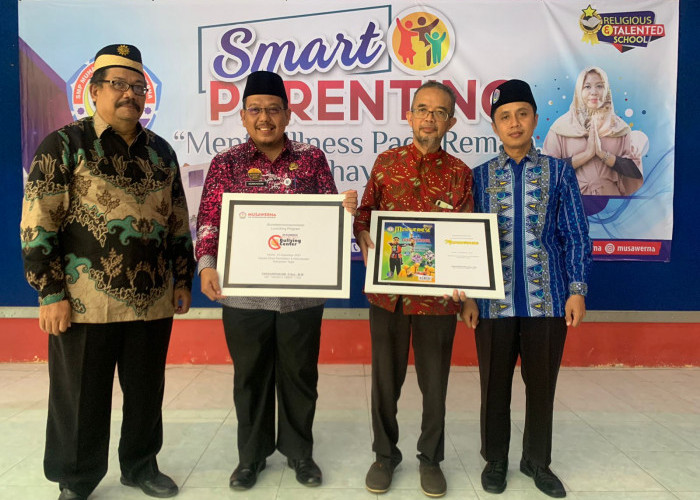 SMP Musawerna Kabupaten Tegal Adakan Smart Parenting dan Luncurkan  Majalah 