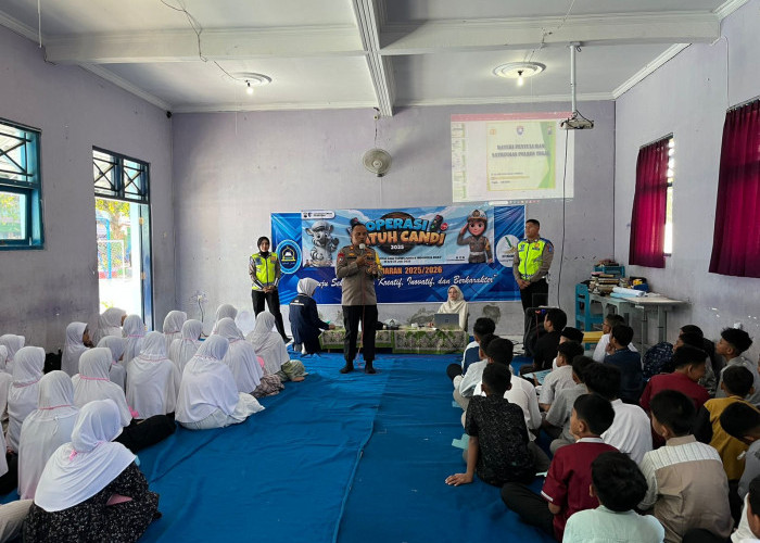 Satbinmas Polres Tegal Ajak Pelajar Tertib Berlalulintas Sejak Dini