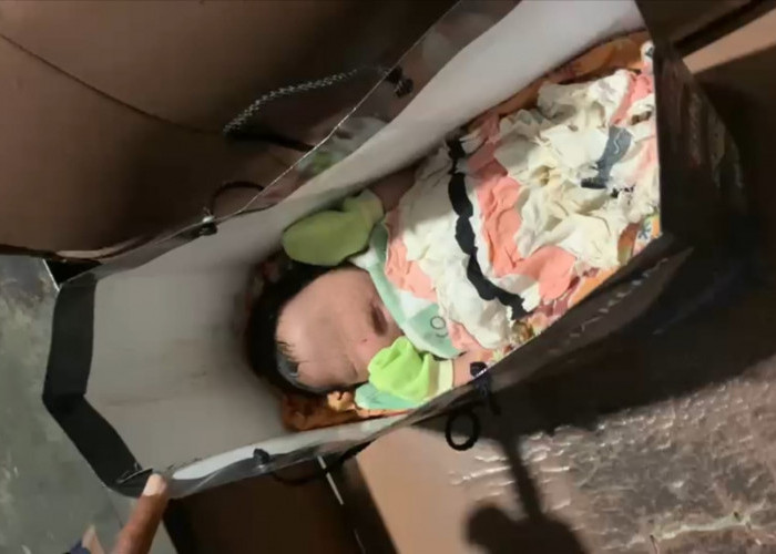 Geger Temuan Bayi Perempuan di Teras Rumah Warga Kudus, Dibungkus Selimut dan Dimasukkan Tas Kertas