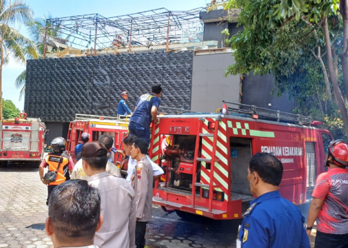 Diduga Alami Korsleting Listrik, Cafe di Ungaran Terbakar