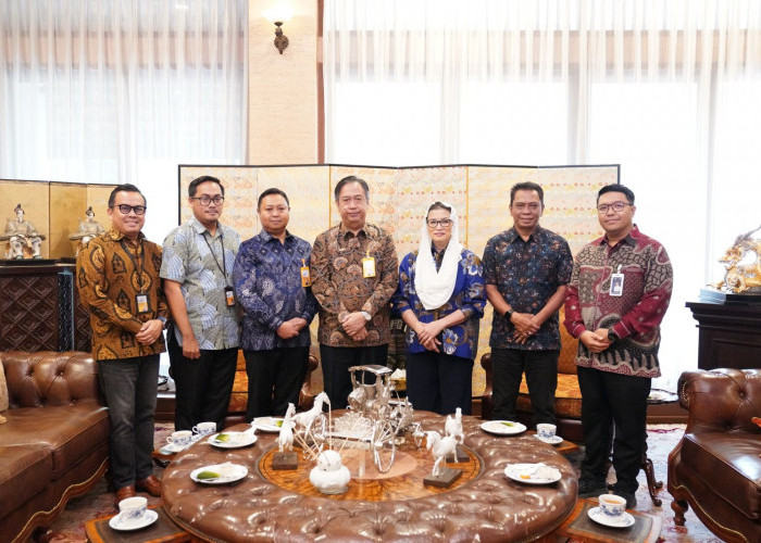 Wujud Sinergi, Bank Mandiri Taspen & PT Taspen Serahkan Hak Pensiun dan Santunan Kematian Rahmad Gobel