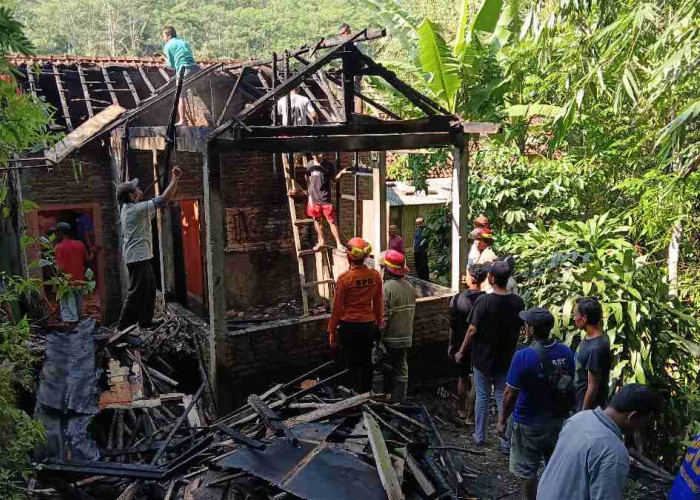 Gegara Masak Pakai Tungku Lalu Ditinggal Pergi, Rumah Warga Wonosobo Ludes Terbakar