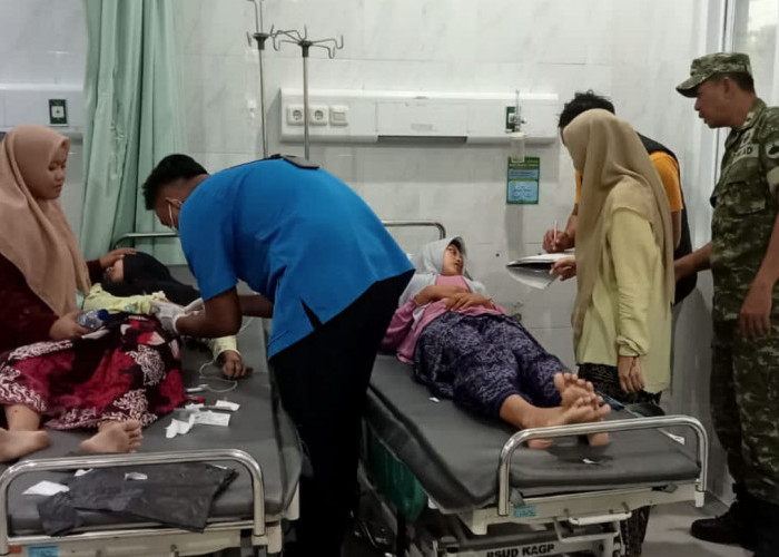 Ratusan Santri di Demak Diduga Keracunan MBG, Usai Makan Nasi Goreng Dilarikan ke RS