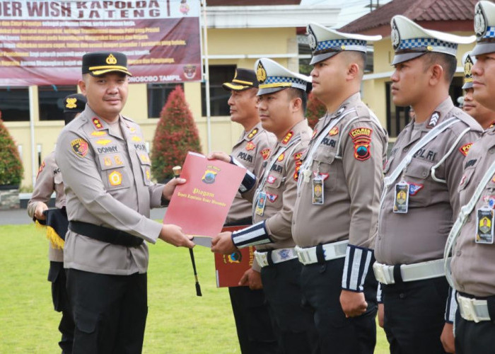 21 Anggota Polres Wonosobo Berprestasi Terima Penghargaan