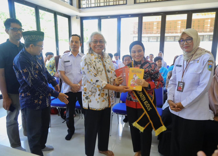 Kekayaan Budaya dan Kearifan Lokal Kudus Dibukukan Karya Monumental 50 Penulis
