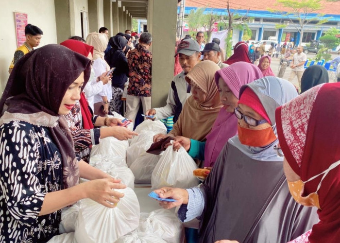 Discount 10 Ribu, Bazar Ramadhan Stand FH UPS Langsung Diborong Warga Sekitar