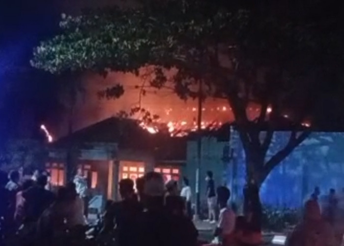 Gedung Puskesmas Lama Sluke Rembang Ludes Terbakar, Diduga Akibat Korsleting
