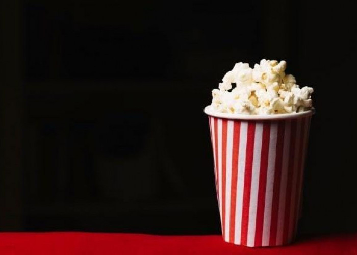 Jarang Orang Tahu, Ini Sejarah Popcorn di Bioskop Beserta Jenisnya!