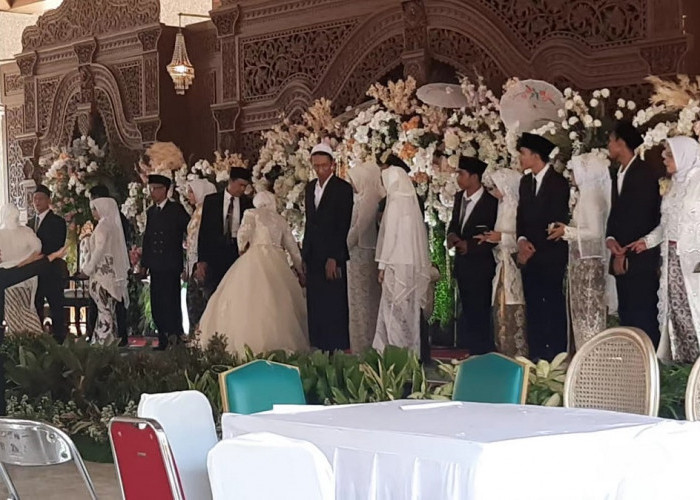Pasangan Lansia Semarang Ali dan Catur Akhirnya Menikah Setelah 20 Tahun Penantian di Unnes Mantu