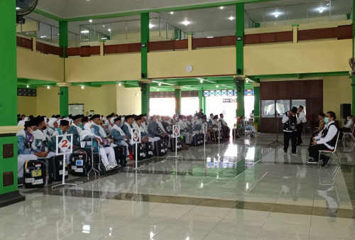 Calhaj Jawa Tengah Kloter 1 Tiba di Donohudan, Perhatikan Tata Tertib di Sana